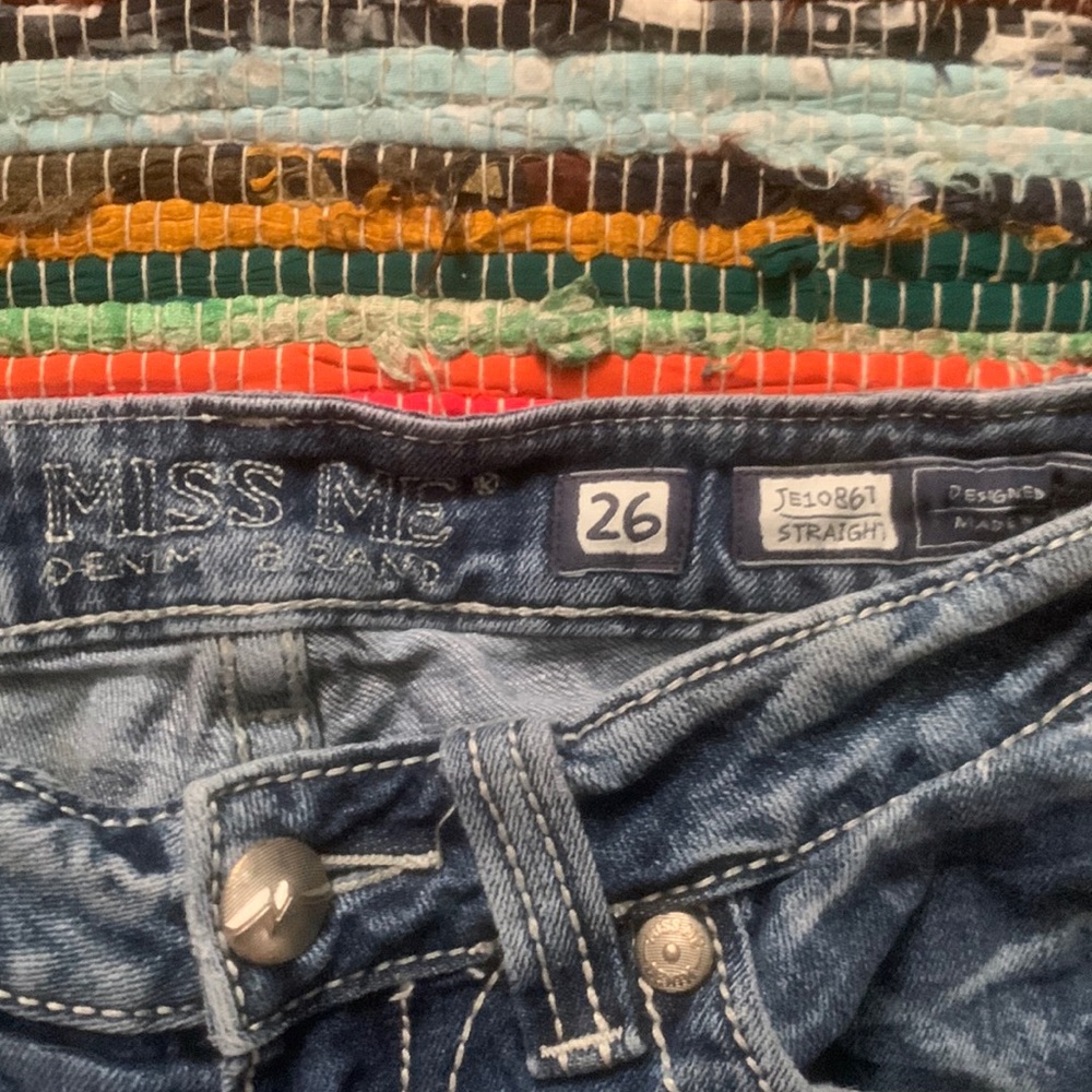 Selling vintage real miss me jeans size 26, straight leg - Picture 3 of 6